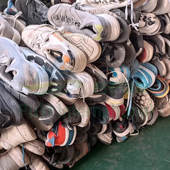 wholesale Bulk Mixed used Shoes wholesale Bulk used sneakers By dozen (12 pair) - Picture 1 of 5